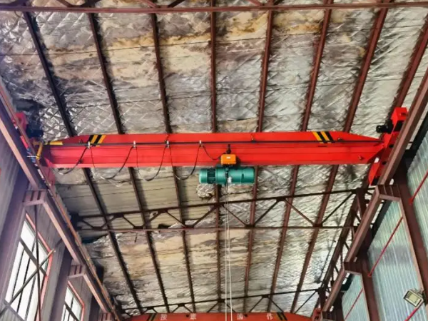 在變頻器控制中如何實(shí)現(xiàn)單梁行車的速度調(diào)節(jié)和位置精確控制？