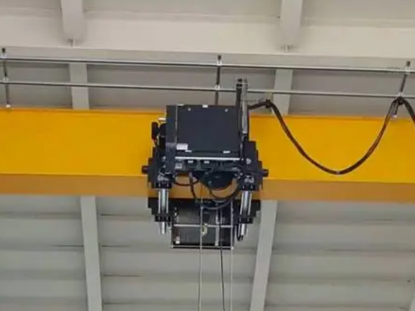 單梁行車控制電路中的電源模塊如何保證供電穩(wěn)定？