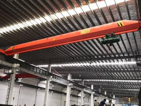 單梁起重機(jī)遙控器的工作電壓如何確定，對接線有何影響？