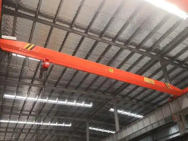 單梁行車控制箱散熱風扇接線是否影響整體性能？散熱風扇接線與單梁行車性能關系